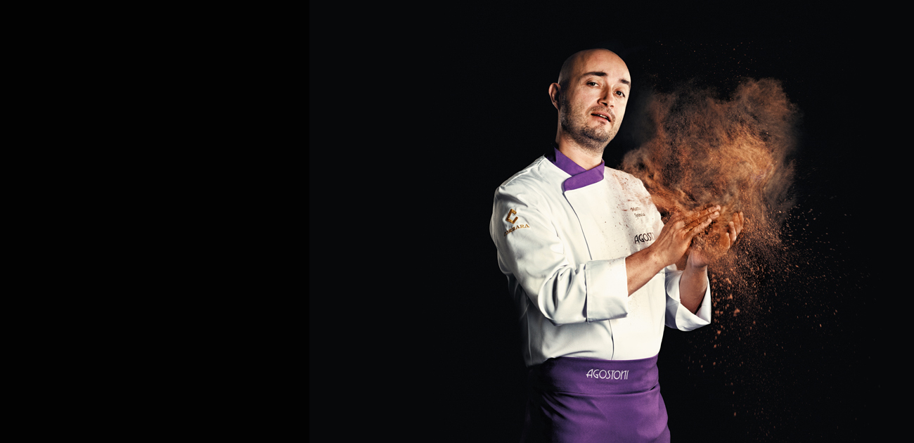 Quando la passione e l’esperienza lavorano insieme, possiamo aspettarci solo un capolavoro.
Da 70 anni Icam Linea Professionale e Agostoni ispirano la creatività di pasticcieri, cioccolatieri e gelatieri di tutto il mondo. Ripartiamo dall’origine del gusto. Ripartiamo dal cioccolato italiano.